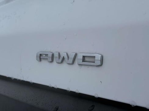 Used 2023 GMC Acadia SLT image 8