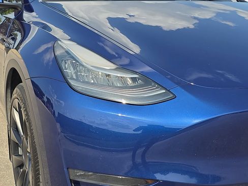 Used 2023 Tesla Model Y Long Range AWD/4WD image 25