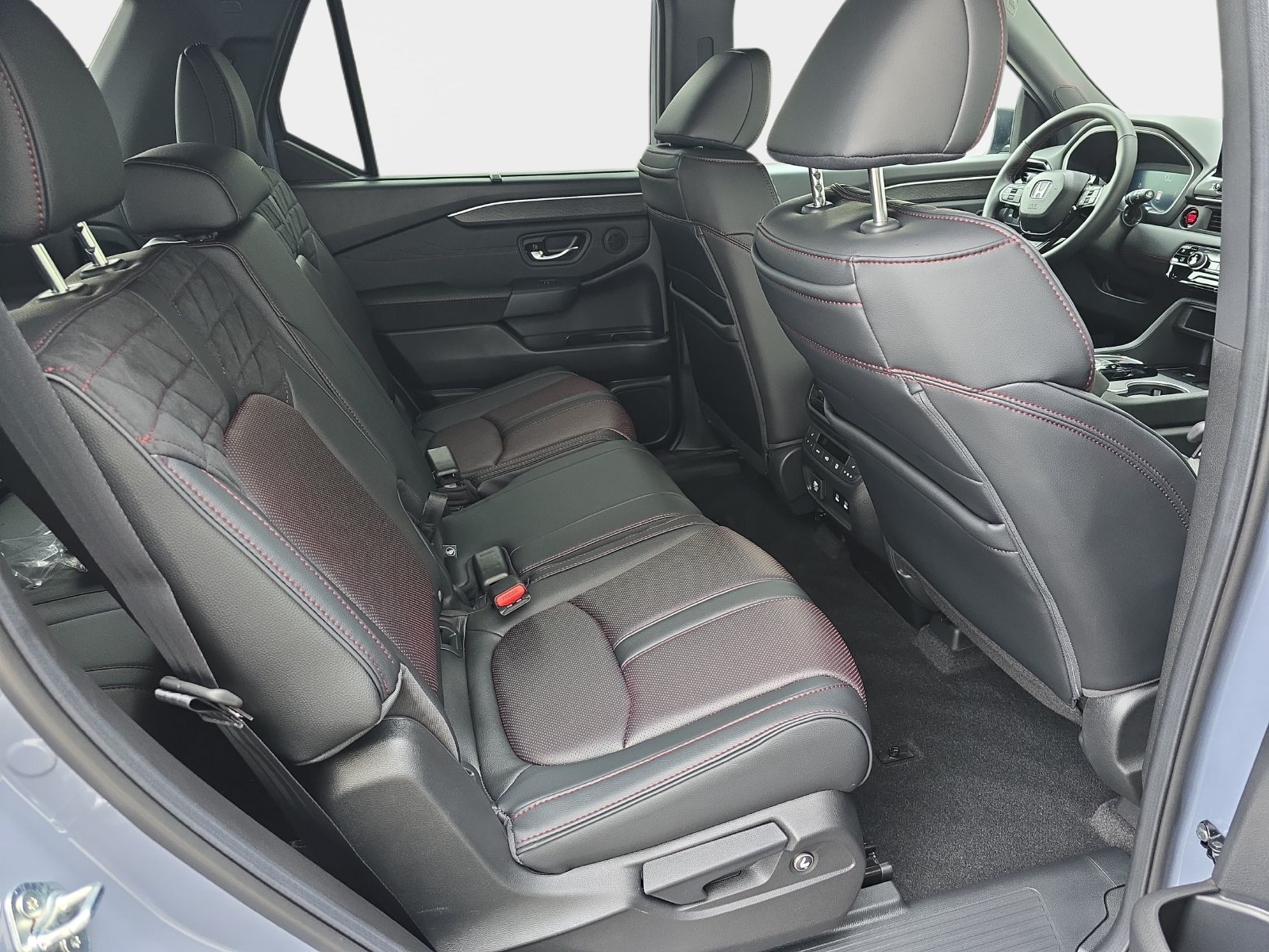 New 2026 Honda Pilot Black Edition image 11
