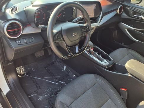 Used 2024 Chevrolet Trax RS w/ Driver Confidence Package image 6