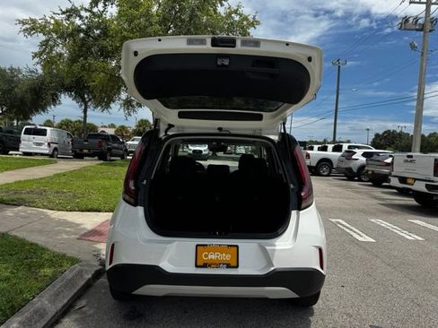 Used 2025 Kia Soul LX w/ LX Technology Package FWD image 21