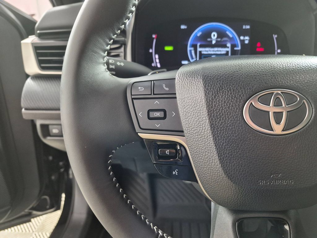 Used 2026 Toyota Camry SE FWD image 13