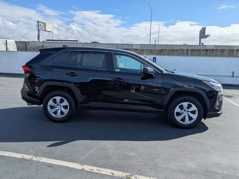 Used 2024 Toyota RAV4 LE image 4