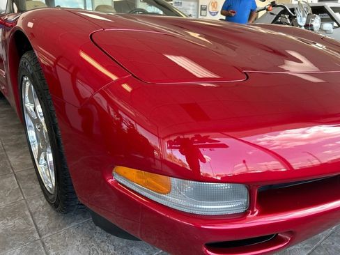 Used 2002 Chevrolet Corvette Convertible w/ Preferred Equipment Group2 RWD image 2