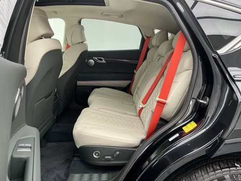 Used 2025 Genesis GV80 3.5T e-SC image 19