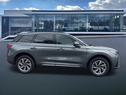 New 2026 Lincoln Corsair Premiere FWD image 9