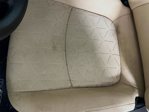 Used 2020 Toyota RAV4 XLE w/ Convenience Package image 19