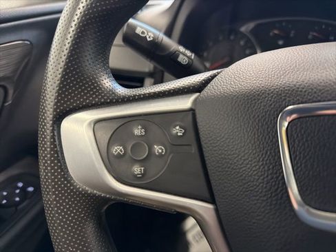 Used 2023 GMC Terrain SLE w/ Driver Convenience Package image 32