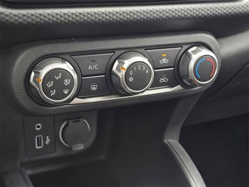 New 2025 Nissan Kicks Play S image 10