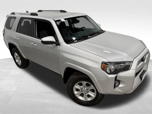 Used 2020 Toyota 4Runner SR5 image 33