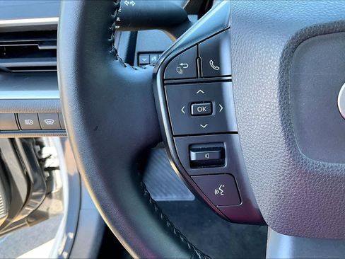 Used 2025 Toyota Prius LE FWD image 20
