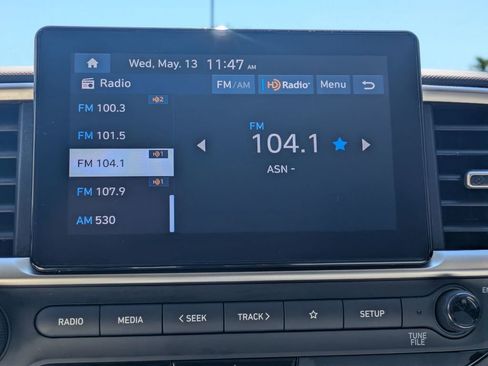 Used 2025 Hyundai Venue SEL FWD image 19