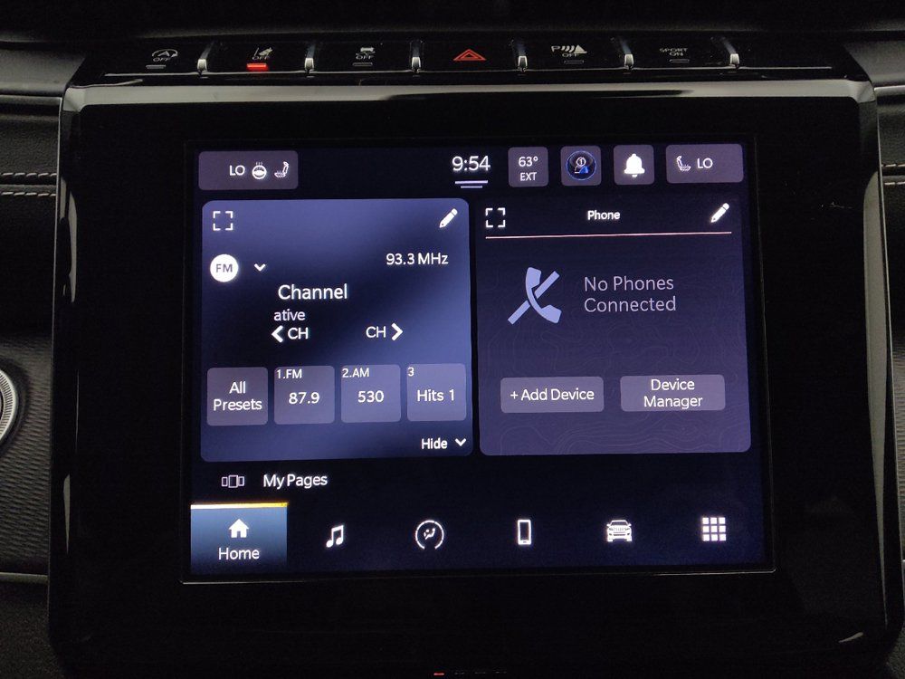 Used 2023 Jeep Grand Cherokee Laredo w/ Luxury Tech Group I AWD/4WD image 25