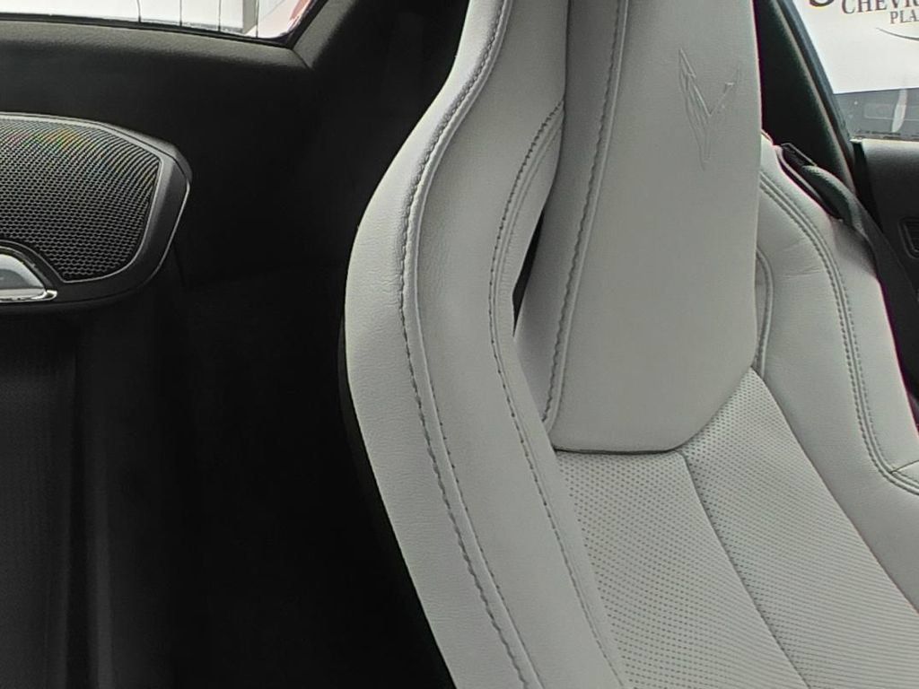 Used 2023 Chevrolet Corvette Stingray Convertible RWD image 11