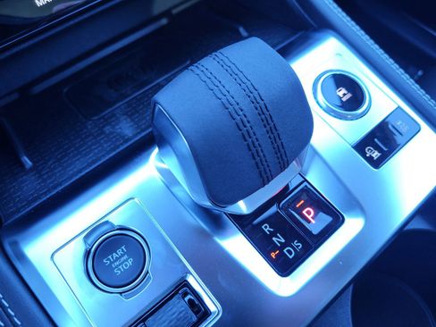 New 2025 Jaguar F-PACE R-Dynamic S image 10