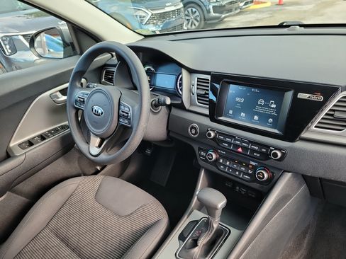 Used 2018 Kia Niro LX FWD image 8