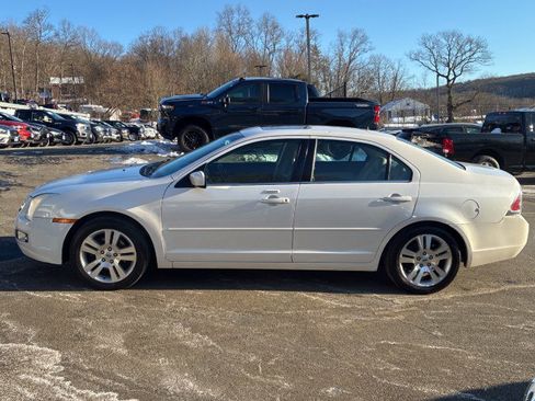 Used 2009 Ford Fusion SEL image 2