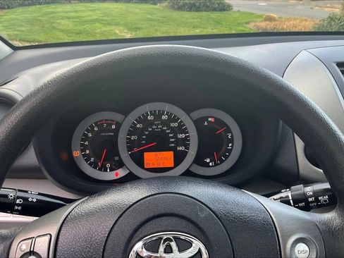 Used 2012 Toyota RAV4 4WD w/ Upgrade Value Pkg image 13