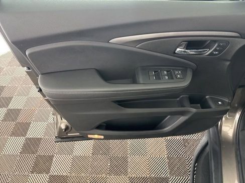 Used 2023 Honda Ridgeline RTL-E image 23