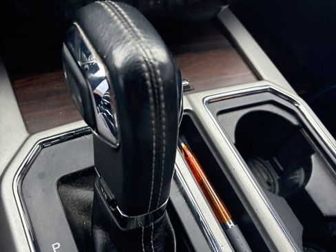 Used 2016 Ford F150 Lariat w/ Equipment Group 502A Luxury image 7