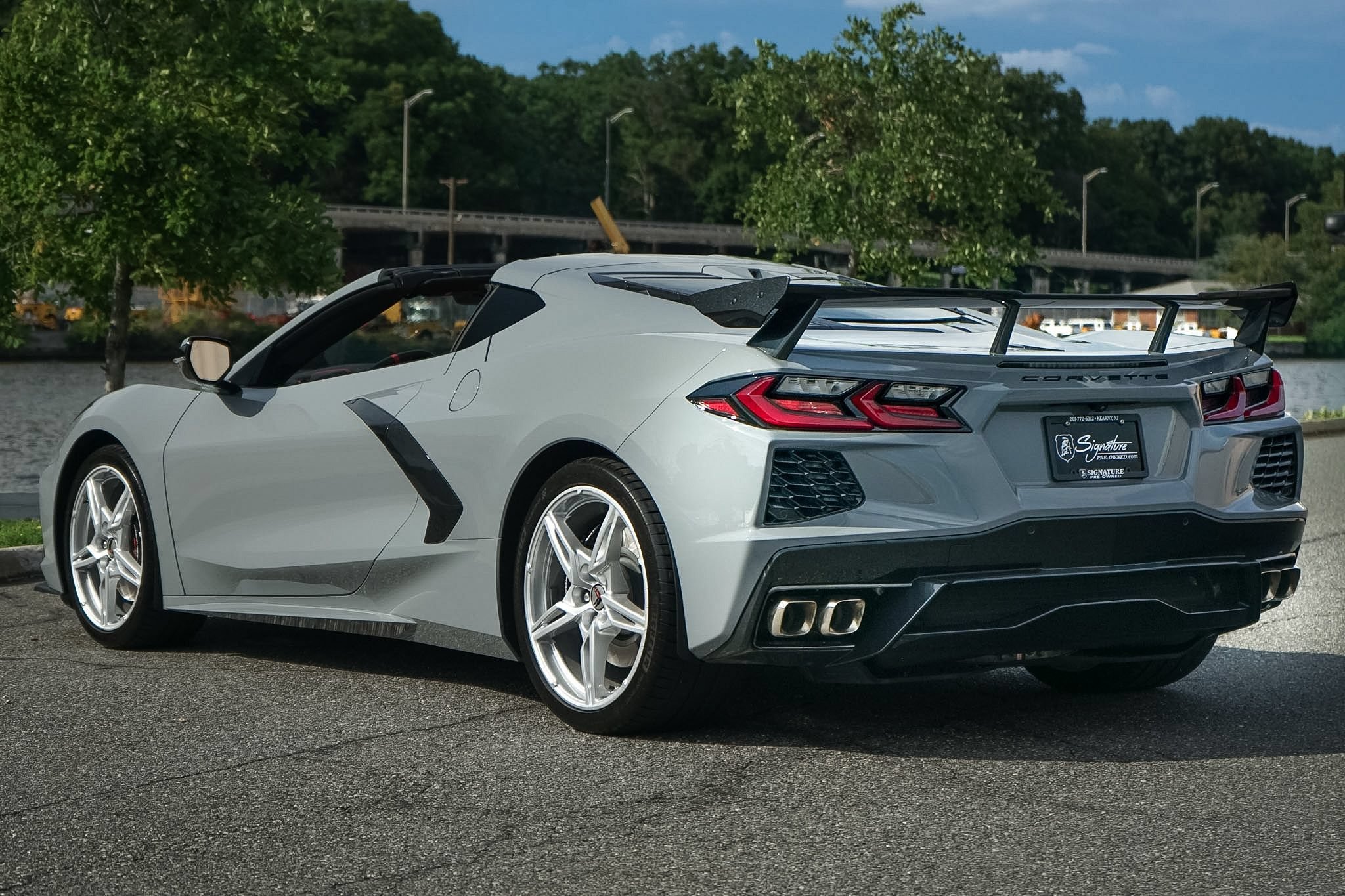 Used 2025 Chevrolet Corvette Stingray Preferred Cpe w/ Z51 Performance Package RWD image 5
