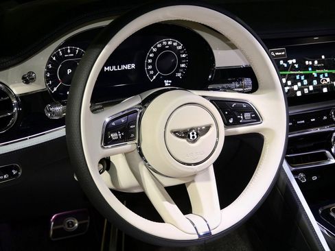 New 2026 Bentley Flying Spur Plug-In Hybrid image 14