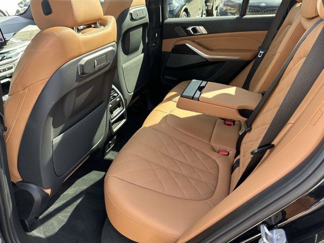 Certified 2024 BMW X5 xDrive40i w/ Premium Package AWD/4WD image 18