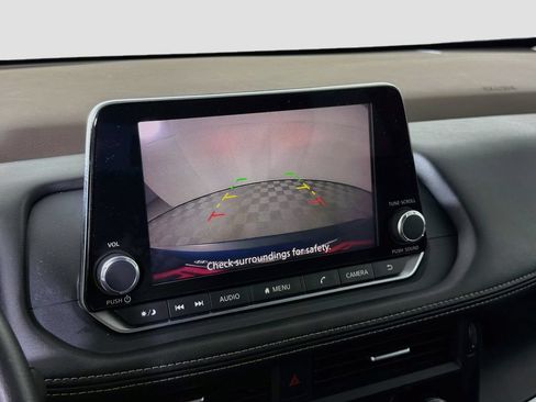 Used 2021 Nissan Rogue S FWD image 18