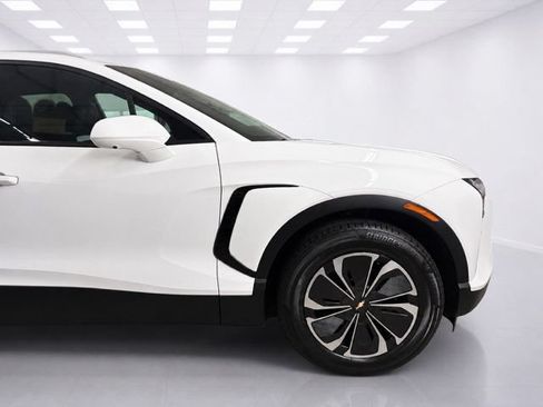 Used 2024 Chevrolet Blazer EV LT AWD/4WD image 8