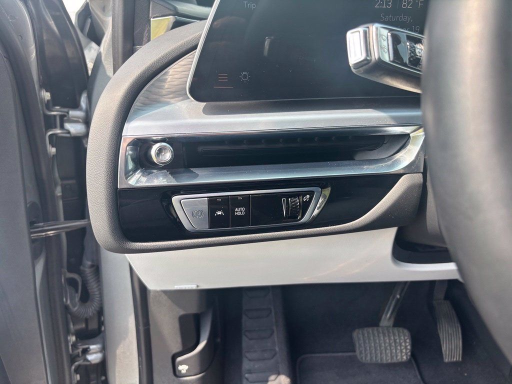 Certified 2024 Cadillac Lyriq Luxury AWD/4WD image 20