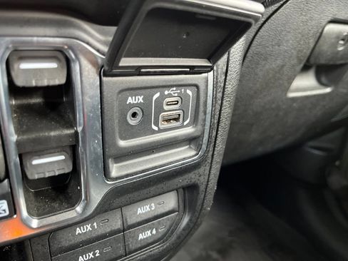 Used 2023 Jeep Wrangler Sport S AWD/4WD image 36