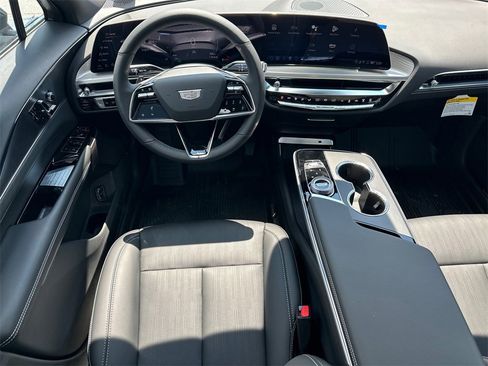 New 2025 Cadillac Lyriq Luxury image 22