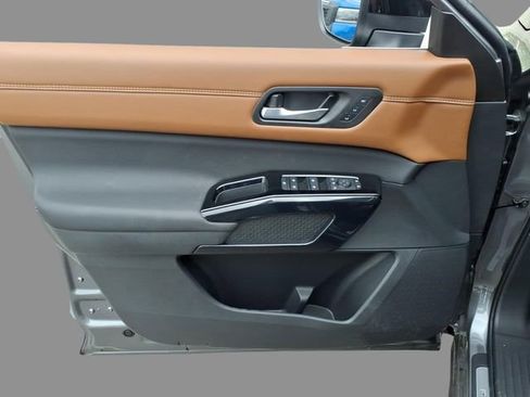 New 2026 Nissan Pathfinder Platinum AWD/4WD image 16