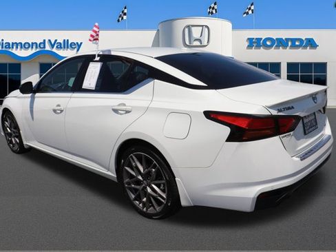 Used 2023 Nissan Altima 2.0 SR FWD image 4