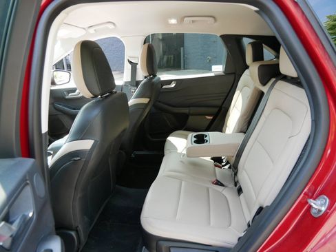 Used 2021 Ford Escape SEL w/ Technology Package AWD/4WD image 10