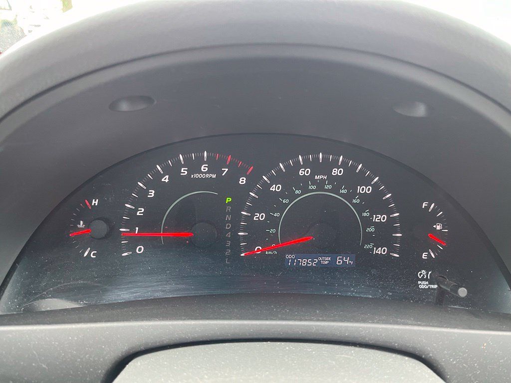 Used 2009 Toyota Camry LE FWD image 9