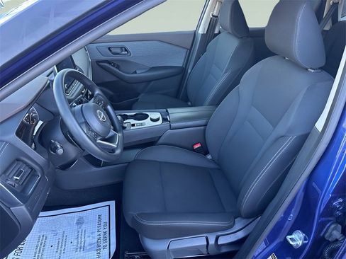 Used 2023 Nissan Rogue S image 16