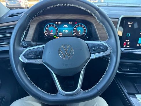 Certified 2024 Volkswagen Atlas SE image 18