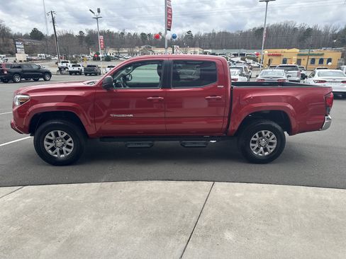 Used 2019 Toyota Tacoma SR5 image 5