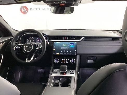 Certified 2025 Jaguar F-PACE R-Dynamic S image 4