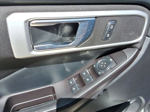 Used 2020 Ford Explorer XLT AWD/4WD image 21