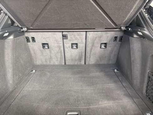 Used 2022 Porsche Macan w/ Premium Package Plus image 24