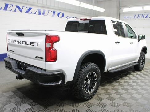 Used 2023 Chevrolet Silverado 1500 ZR2 w/ Technology Package AWD/4WD image 4