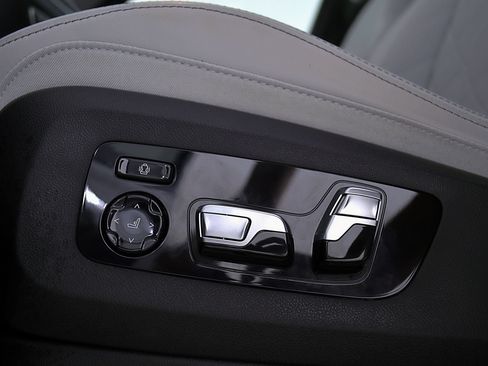 Used 2026 BMW X5 M60i AWD/4WD image 18