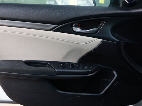 Used 2018 Honda Civic EX image 48