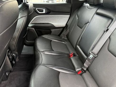 Used 2023 Jeep Compass Latitude AWD/4WD image 31