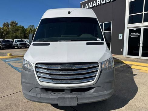 Used 2020 Freightliner Sprinter 2500 image 3