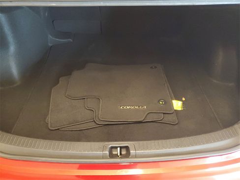 Used 2020 Toyota Corolla LE image 8