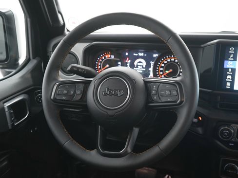 Used 2024 Jeep Wrangler Unlimited Sport AWD/4WD image 17