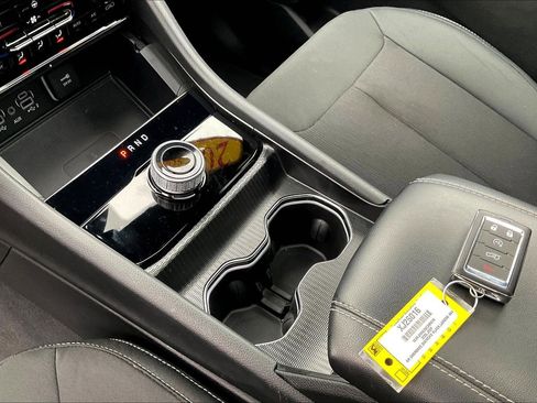 Used 2025 Jeep Grand Cherokee Laredo X w/ Luxury Tech Group I image 17